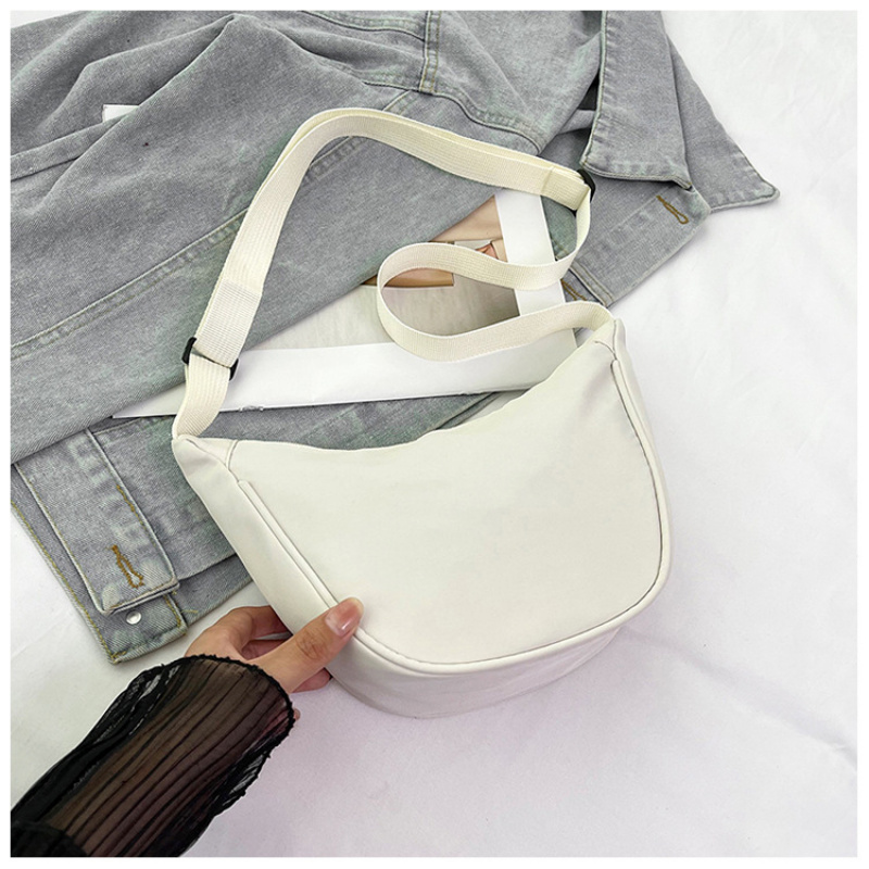Luxury Bags Quiet - 새로운 여성용 크로스백, 가볍고 대용량의 반달형